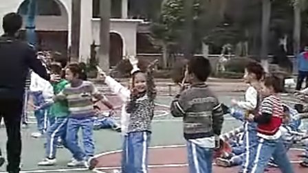 小学二年级体育优质课视频展示《小篮球》_许老师