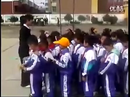 小学二年级体育优质课实录视频《“绿色宝贝”迎奥运 》王老师