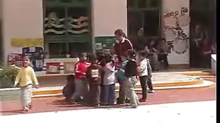 幼儿园大班活动优质课视频展示《掷沙包》