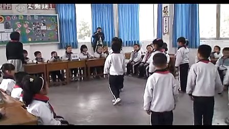 少先队中队活动《牵手假日 与文明同行》活动展示课片段