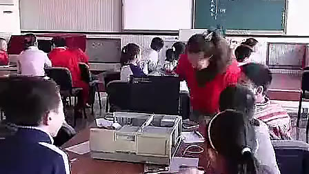 小学四年级信息技术优质课展示《计算机探秘》秦老师
